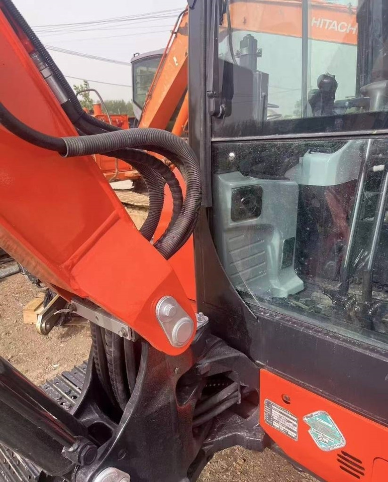Mini ekskavatorius Kubota 161: foto 6
