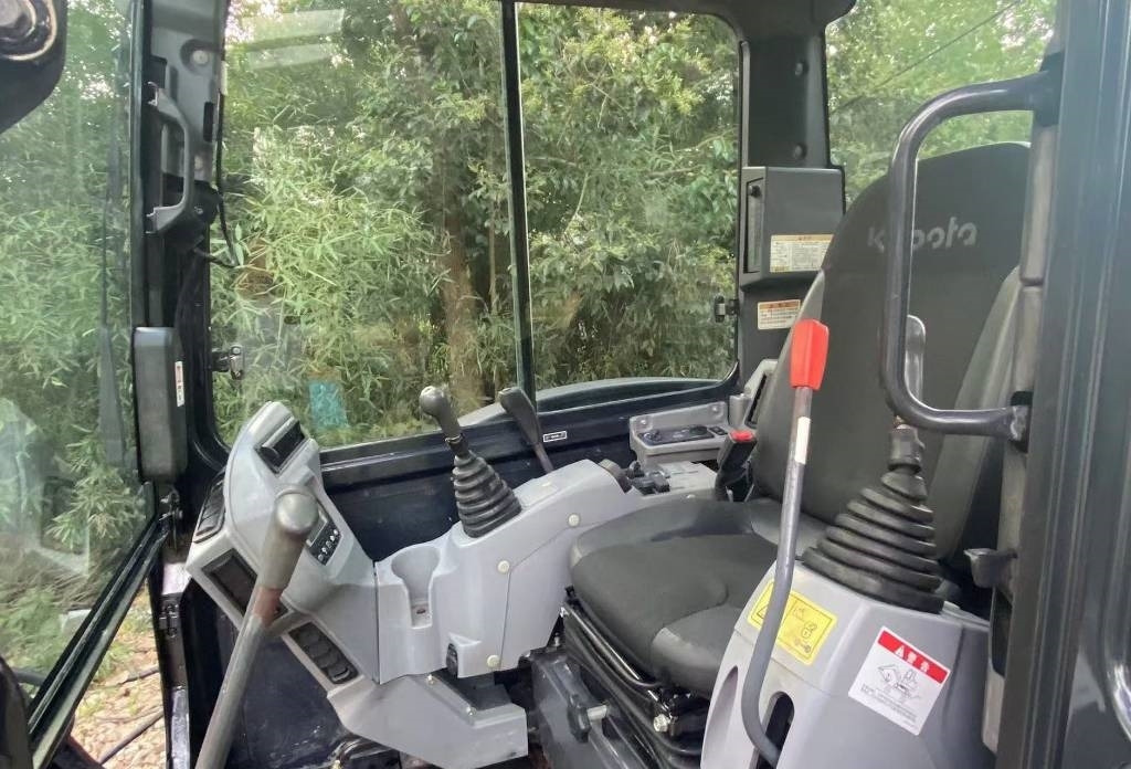 Kubota 165 - Vikšrinis ekskavatorius: foto 3 Kubota 165 - Vikšrinis ekskavatorius: foto 3