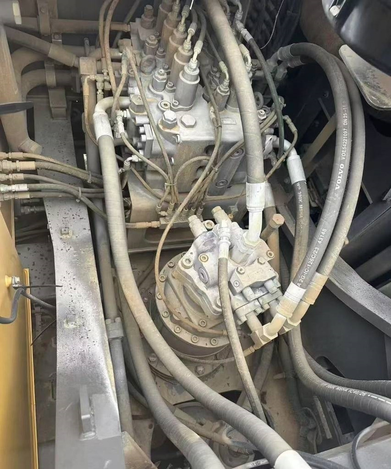 Volvo 380 - Vikšrinis ekskavatorius: foto 3 Volvo 380 - Vikšrinis ekskavatorius: foto 3