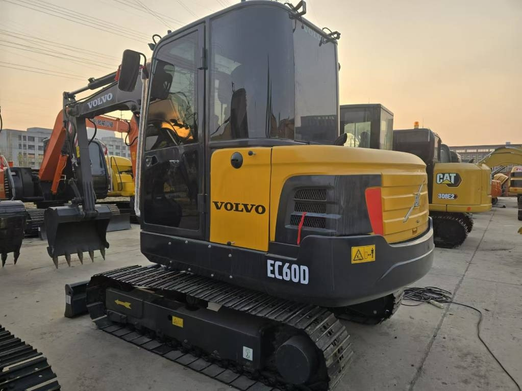 Volvo EC 60 - Vikšrinis ekskavatorius: foto 1 Volvo EC 60 - Vikšrinis ekskavatorius: foto 1