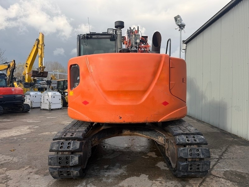 Hitachi ZX 135 US 5-B - Vikšrinis ekskavatorius: foto 3 Hitachi ZX 135 US 5-B - Vikšrinis ekskavatorius: foto 3