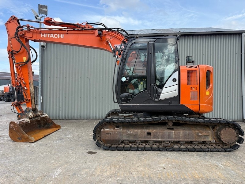 Hitachi ZX 135 US-5B - Vikšrinis ekskavatorius: foto 1 Hitachi ZX 135 US-5B - Vikšrinis ekskavatorius: foto 1
