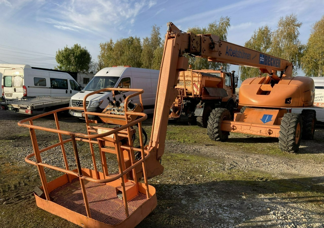 Teleskopinis keltuvas Inna Inny Podnośnik koszowy Haulotte H23 zwyżka 4x4 12082 mg 23 metrów: foto 10 Teleskopinis keltuvas Inna Inny Podnośnik koszowy Haulotte H23 zwyżka 4x4 12082 mg 23 metrów: foto 10