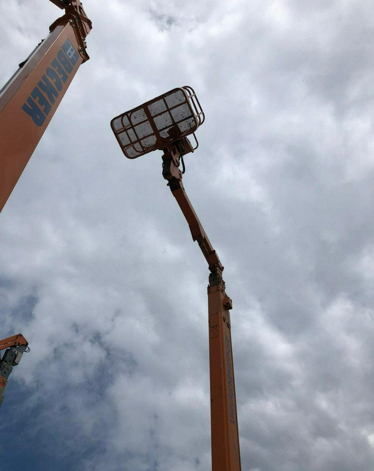 Teleskopinis keltuvas Inna Inny Podnośnik koszowy Haulotte H23 zwyżka 4x4 12082 mg 23 metrów: foto 9 Teleskopinis keltuvas Inna Inny Podnośnik koszowy Haulotte H23 zwyżka 4x4 12082 mg 23 metrów: foto 9