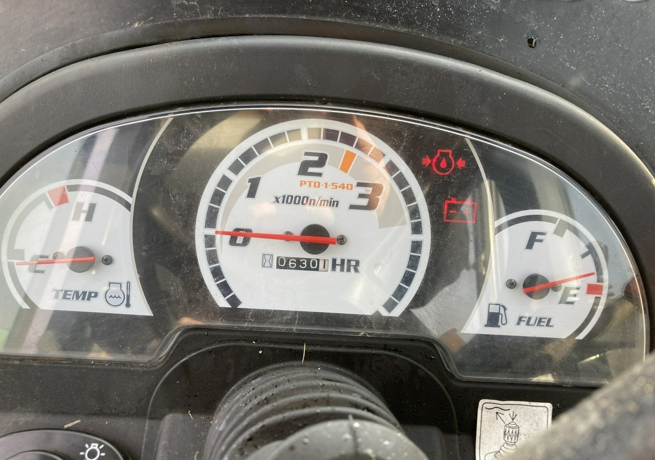 Inna Inny Traktor Kubota 4X4 B 3030 Odśnieżarka posypywarka Pług 2011 - Komunalinis traktorius: foto 5 Inna Inny Traktor Kubota 4X4 B 3030 Odśnieżarka posypywarka Pług 2011 - Komunalinis traktorius: foto 5