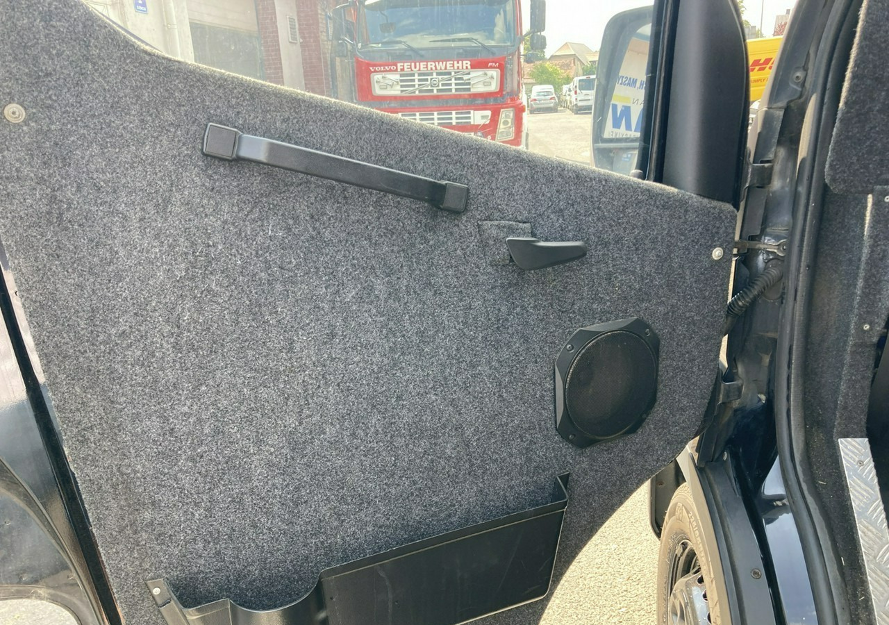 Iveco Daily Iveco 35-130 Bankowóz Kuloodporny Opanceżony pancerny 2015 - Inkasatorius: foto 3 Iveco Daily Iveco 35-130 Bankowóz Kuloodporny Opanceżony pancerny 2015 - Inkasatorius: foto 3