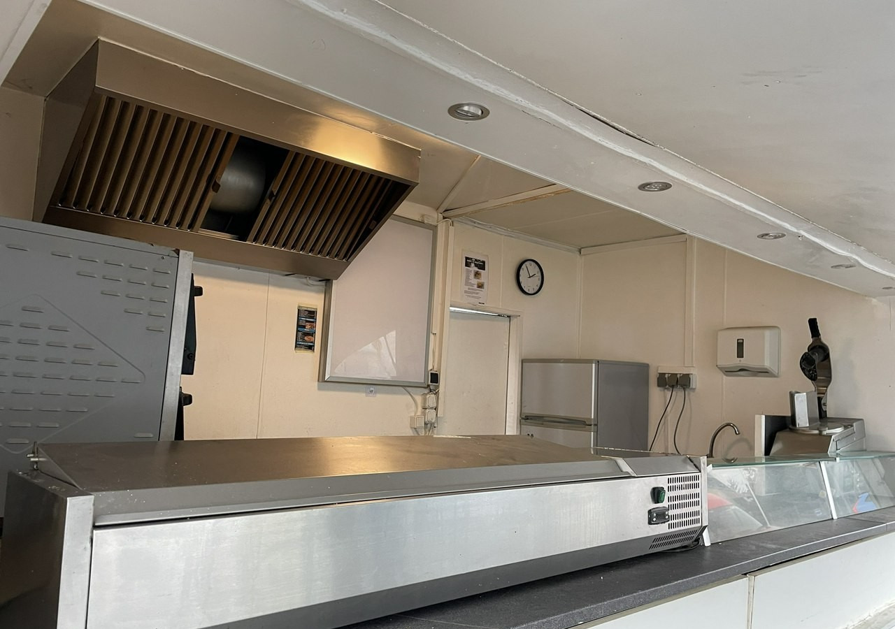 Mercedes-Benz Sprinter Autosklep Sklep Gastronomiczny Food Truck Foodtruck pizza wyposażona - Prekybinė priekaba: foto 3 Mercedes-Benz Sprinter Autosklep Sklep Gastronomiczny Food Truck Foodtruck pizza wyposażona - Prekybinė priekaba: foto 3