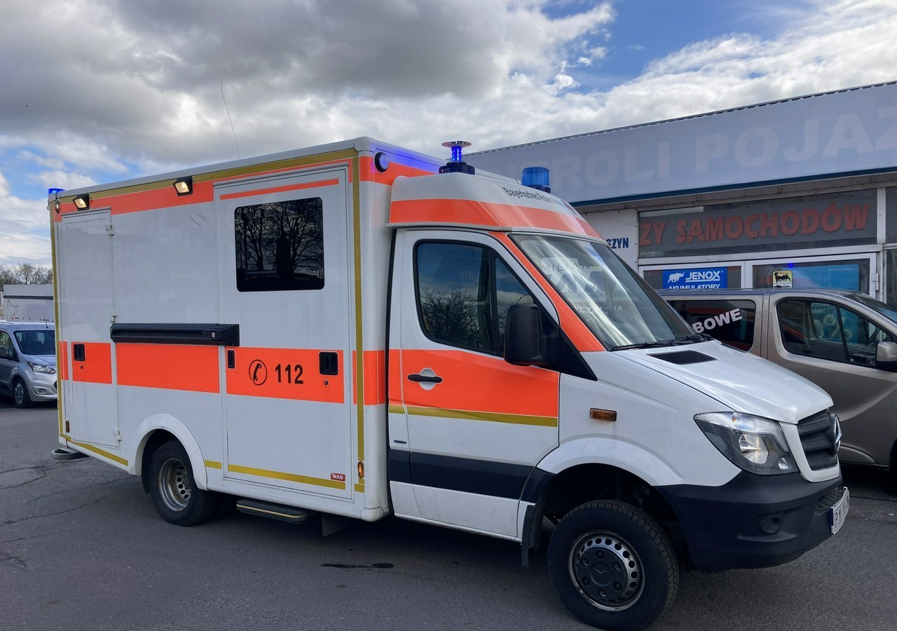 Mercedes-Benz Sprinter Sprinter 519 Karetka 4X4 Ambulans MODEL 2017 - Greitosios pagalbos automobilis: foto 4 Mercedes-Benz Sprinter Sprinter 519 Karetka 4X4 Ambulans MODEL 2017 - Greitosios pagalbos automobilis: foto 4