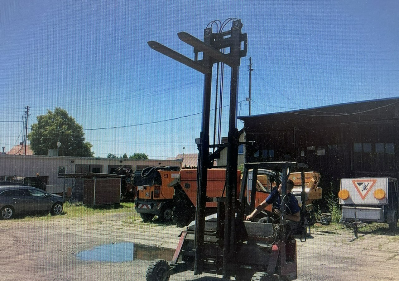 Mercedes-Benz Sprinter Wózek widłowy podwieszany Widlak - Mažas savivartis: foto 1 Mercedes-Benz Sprinter Wózek widłowy podwieszany Widlak - Mažas savivartis: foto 1