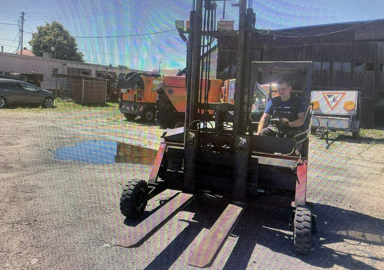 Mercedes-Benz Sprinter Wózek widłowy podwieszany Widlak - Mažas savivartis: foto 3 Mercedes-Benz Sprinter Wózek widłowy podwieszany Widlak - Mažas savivartis: foto 3