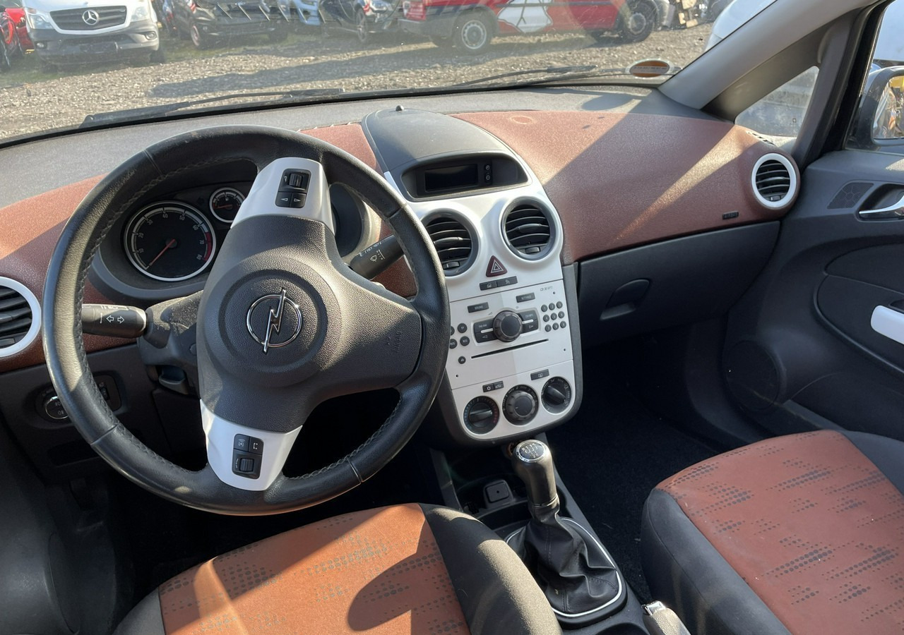 Opel Corsa D Corsa 1.4-87 KM Klima 2011 - Lengvasis automobilis: foto 4 Opel Corsa D Corsa 1.4-87 KM Klima 2011 - Lengvasis automobilis: foto 4
