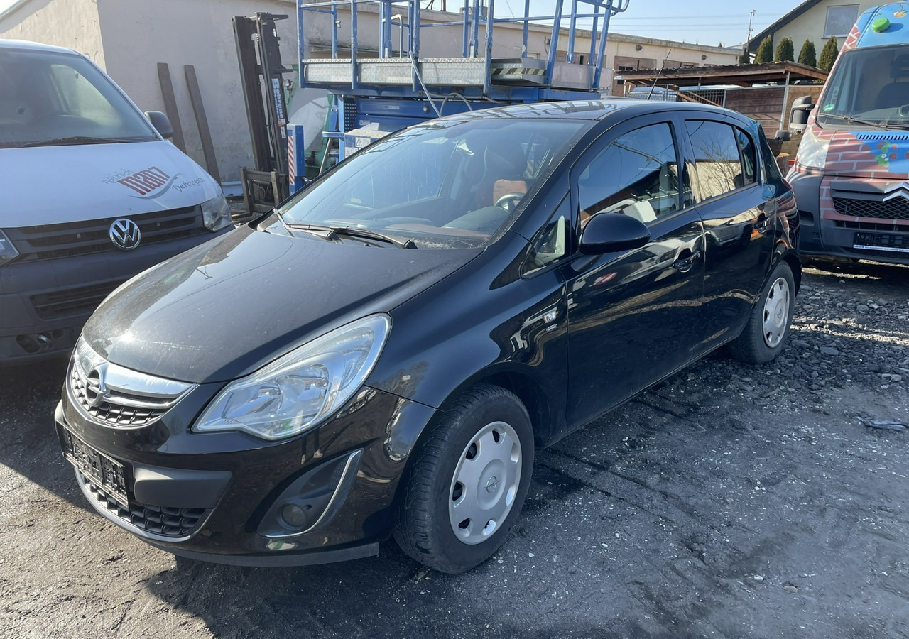 Opel Corsa D Corsa 1.4-87 KM Klima 2011 - Hečbekas: foto 2 Opel Corsa D Corsa 1.4-87 KM Klima 2011 - Hečbekas: foto 2