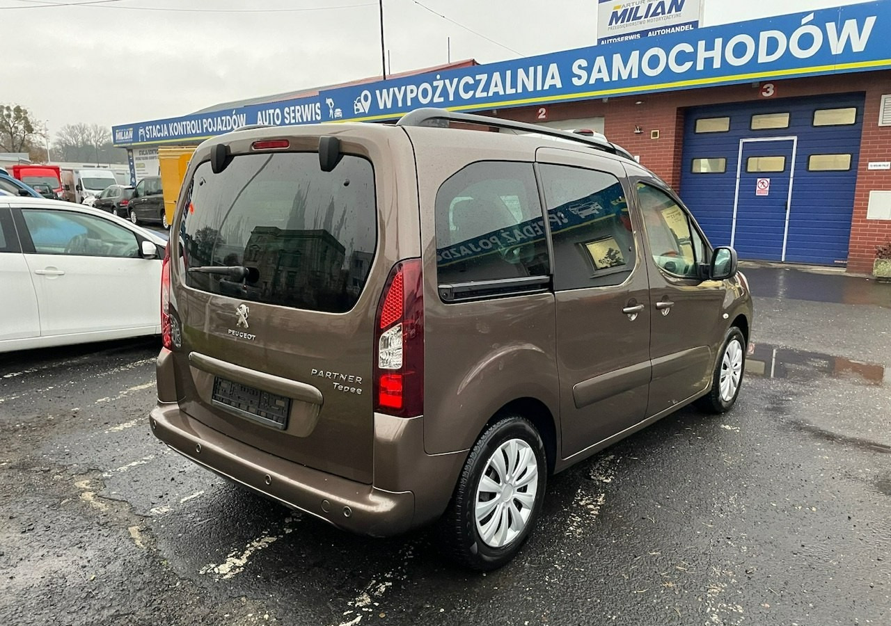 Peugeot Partner II Peugeot Partner Tepee 1.6 VTi 120KM Family Model 2013 - Universalas: foto 4 Peugeot Partner II Peugeot Partner Tepee 1.6 VTi 120KM Family Model 2013 - Universalas: foto 4