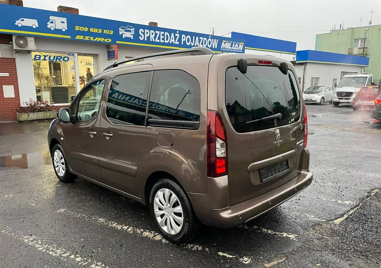 Peugeot Partner II Peugeot Partner Tepee 1.6 VTi 120KM Family Model 2013 - Universalas: foto 3 Peugeot Partner II Peugeot Partner Tepee 1.6 VTi 120KM Family Model 2013 - Universalas: foto 3