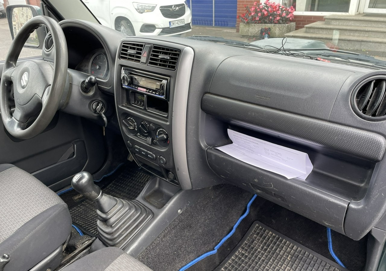 Suzuki Jimny Suzuki Jimny 1.5 Diesel 4X4 - Visureigis: foto 5 Suzuki Jimny Suzuki Jimny 1.5 Diesel 4X4 - Visureigis: foto 5