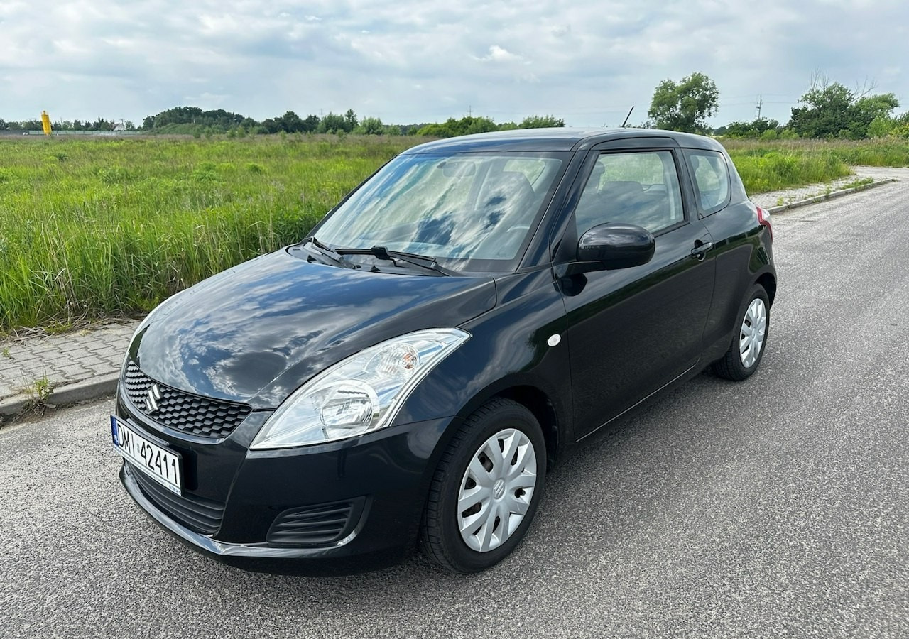 Suzuki Swift V Suzuki Swift 1.2-94KM Klima Model 2012 - Hečbekas: foto 1 Suzuki Swift V Suzuki Swift 1.2-94KM Klima Model 2012 - Hečbekas: foto 1