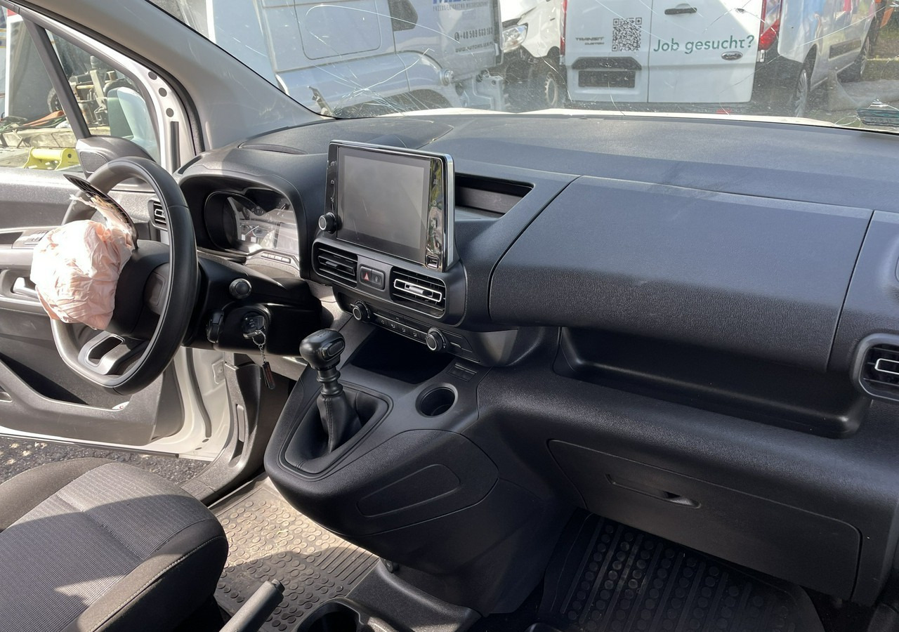 Toyota ProAce Proace City Verso Toyota Proace City Verso Long 1.5 D-4D Business 2021Salon - Lengvasis automobilis: foto 4 Toyota ProAce Proace City Verso Toyota Proace City Verso Long 1.5 D-4D Business 2021Salon - Lengvasis automobilis: foto 4