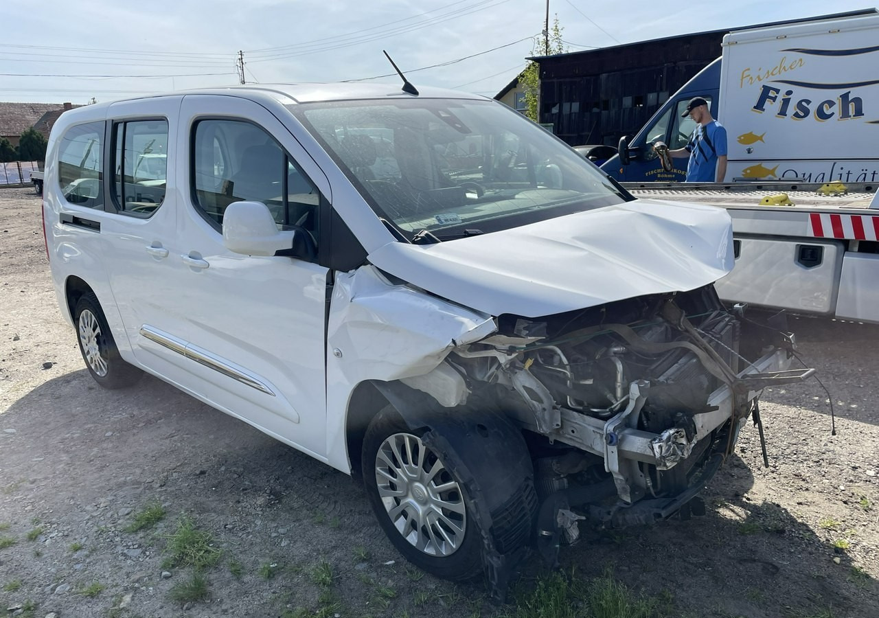 Toyota ProAce Proace City Verso Toyota Proace City Verso Long 1.5 D-4D Business 2021Salon - Lengvasis automobilis: foto 2 Toyota ProAce Proace City Verso Toyota Proace City Verso Long 1.5 D-4D Business 2021Salon - Lengvasis automobilis: foto 2