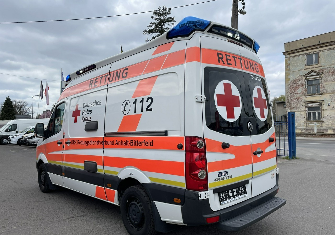 Volkswagen Crafter Crafter 2.0-163KM Karetka Ambulans Wyposażony Model 2016 - Greitosios pagalbos automobilis: foto 5 Volkswagen Crafter Crafter 2.0-163KM Karetka Ambulans Wyposażony Model 2016 - Greitosios pagalbos automobilis: foto 5