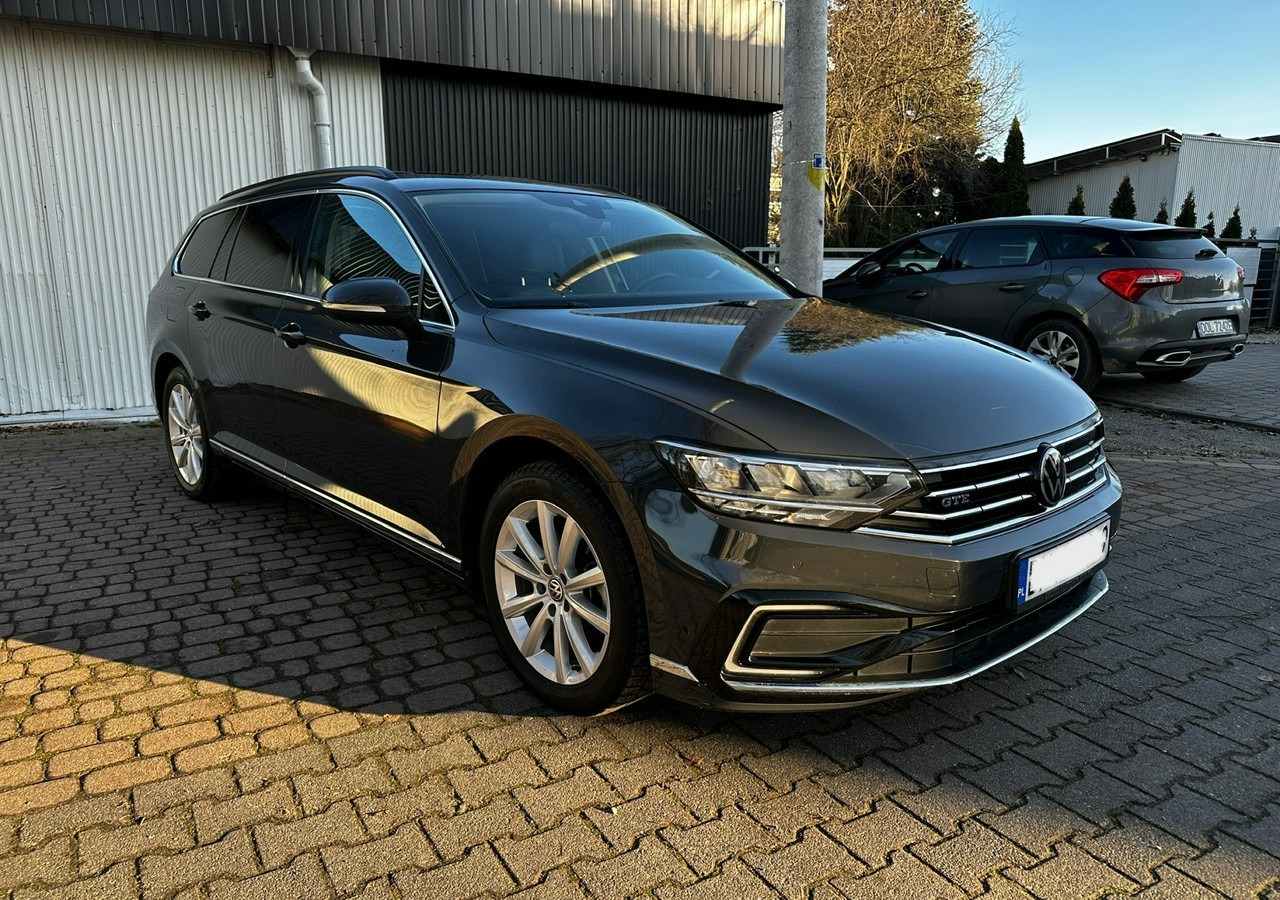 Volkswagen Passat B8 GTE 1.4TSI 218KM Hybryda Plug-in zasięg 50km Panorama*Navi*Skóra*FV2 - Lengvasis automobilis: foto 2 Volkswagen Passat B8 GTE 1.4TSI 218KM Hybryda Plug-in zasięg 50km Panorama*Navi*Skóra*FV2 - Lengvasis automobilis: foto 2