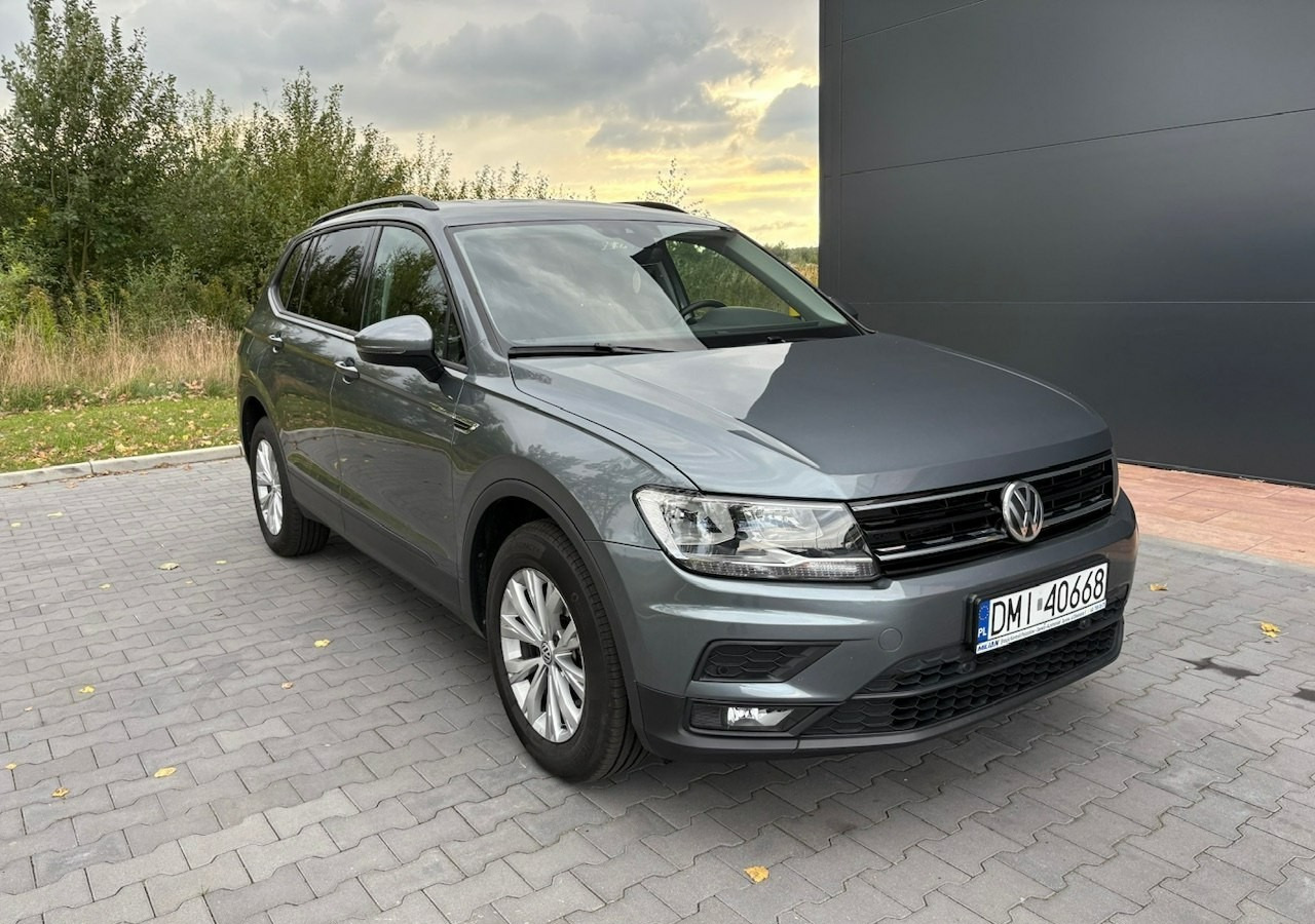 Volkswagen Tiguan II 1,4TSI 150KM 65tyśkm 7osobowy Comfort Tempomat ACC Klima Alu 2018 - Visureigis: foto 2 Volkswagen Tiguan II 1,4TSI 150KM 65tyśkm 7osobowy Comfort Tempomat ACC Klima Alu 2018 - Visureigis: foto 2