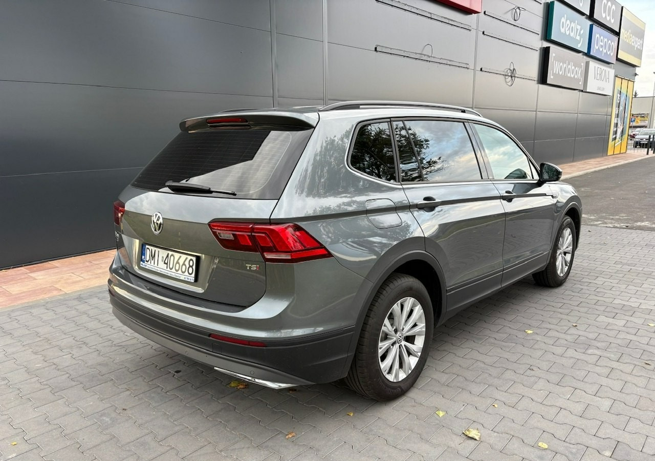 Volkswagen Tiguan II 1,4TSI 150KM 65tyśkm 7osobowy Comfort Tempomat ACC Klima Alu 2018 - Visureigis: foto 4 Volkswagen Tiguan II 1,4TSI 150KM 65tyśkm 7osobowy Comfort Tempomat ACC Klima Alu 2018 - Visureigis: foto 4