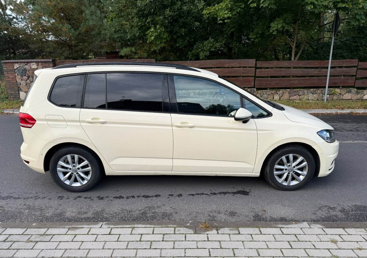 Volkswagen Touran III 2.0 TDI DSG 120 KM Automat 7osobowy Klima Skóra Full Serwis 2020 - Universalas: foto 2 Volkswagen Touran III 2.0 TDI DSG 120 KM Automat 7osobowy Klima Skóra Full Serwis 2020 - Universalas: foto 2