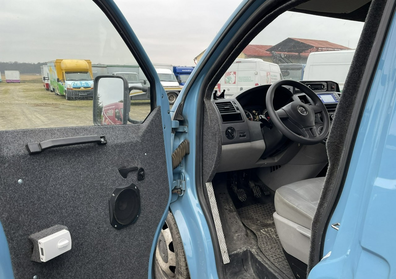 Inkasatorius Volkswagen Transporter T5 Transporter Bankowóz kuloodporny opancerzony Model 2015: foto 9