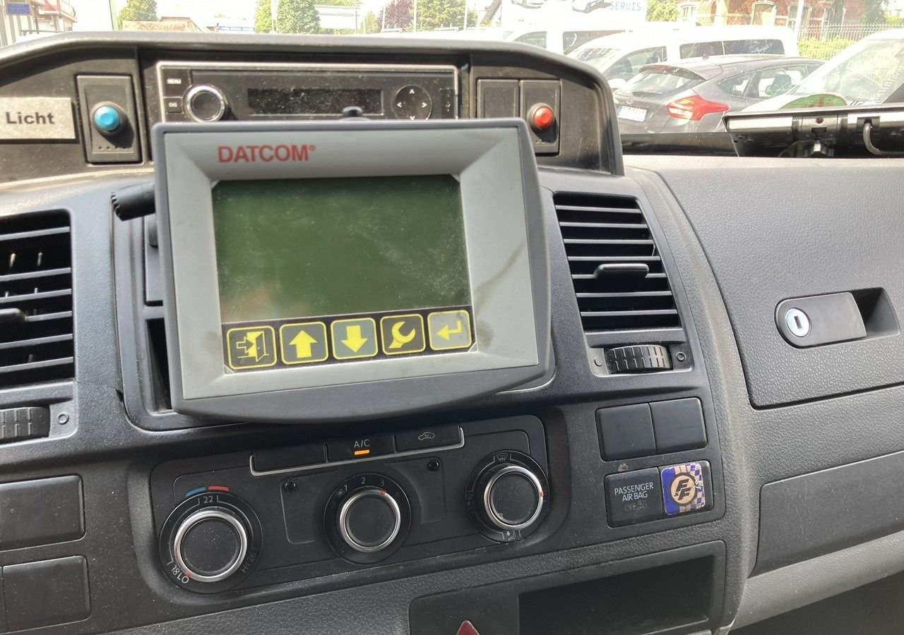 Inkasatorius Volkswagen Transporter Trasporter T5 Bankowóz kuloodporny opanceżony Model 2015: foto 12