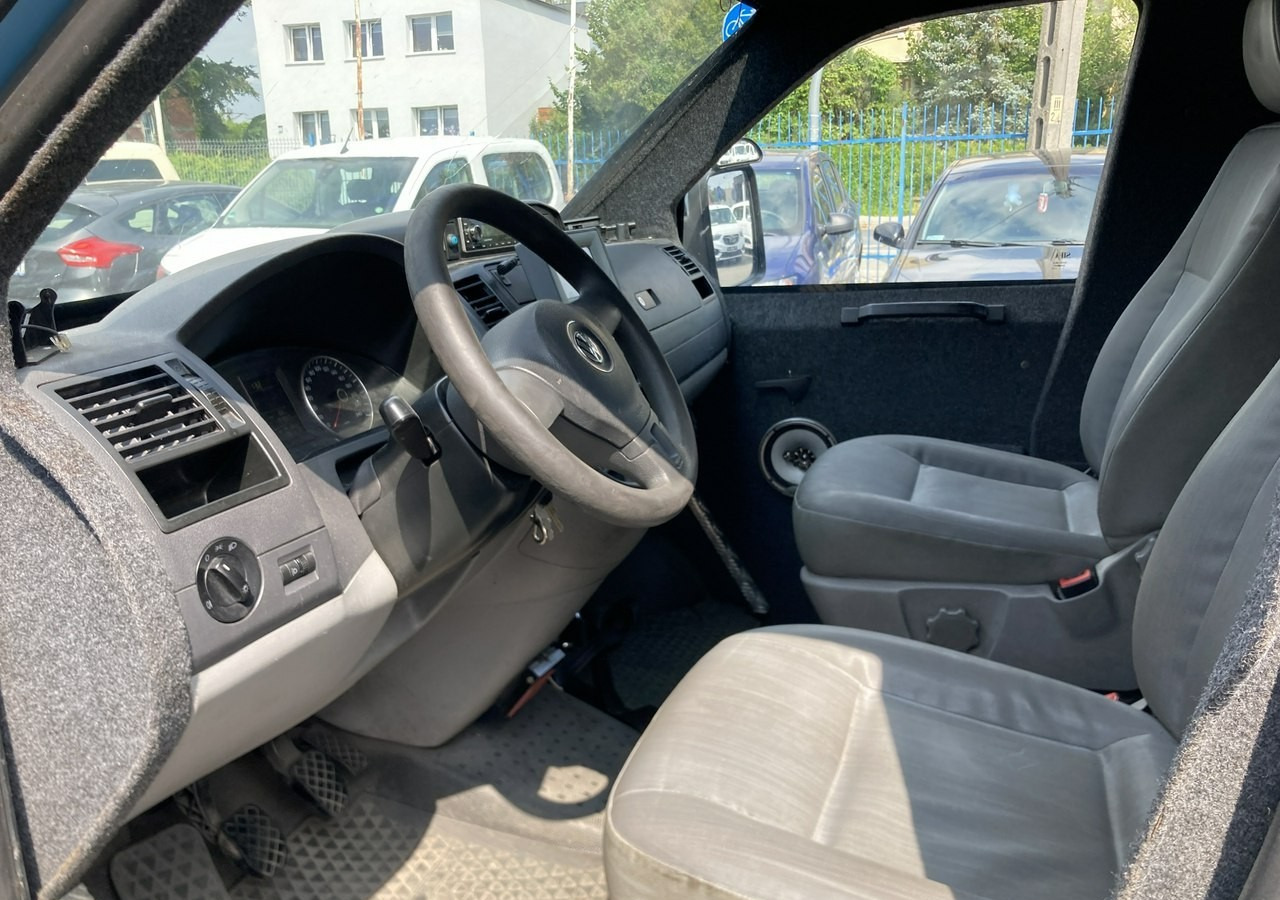 Inkasatorius Volkswagen Transporter Trasporter T5 Bankowóz kuloodporny opanceżony Model 2015: foto 9
