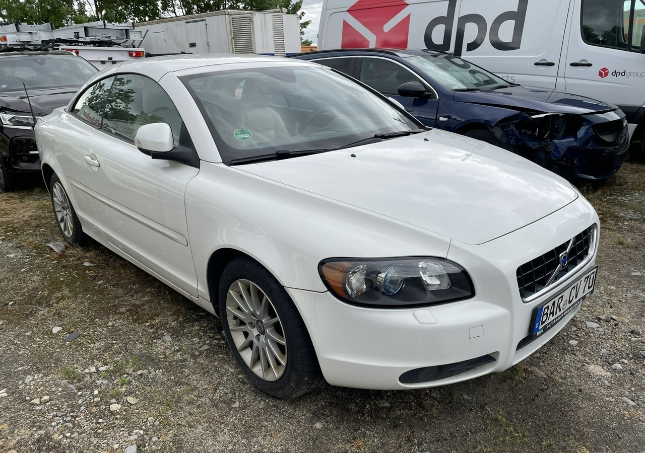 Volvo C70 II Volvo C70 2.0-136KM Cabrio Kabriolet 2010 - Lengvasis automobilis: foto 2 Volvo C70 II Volvo C70 2.0-136KM Cabrio Kabriolet 2010 - Lengvasis automobilis: foto 2