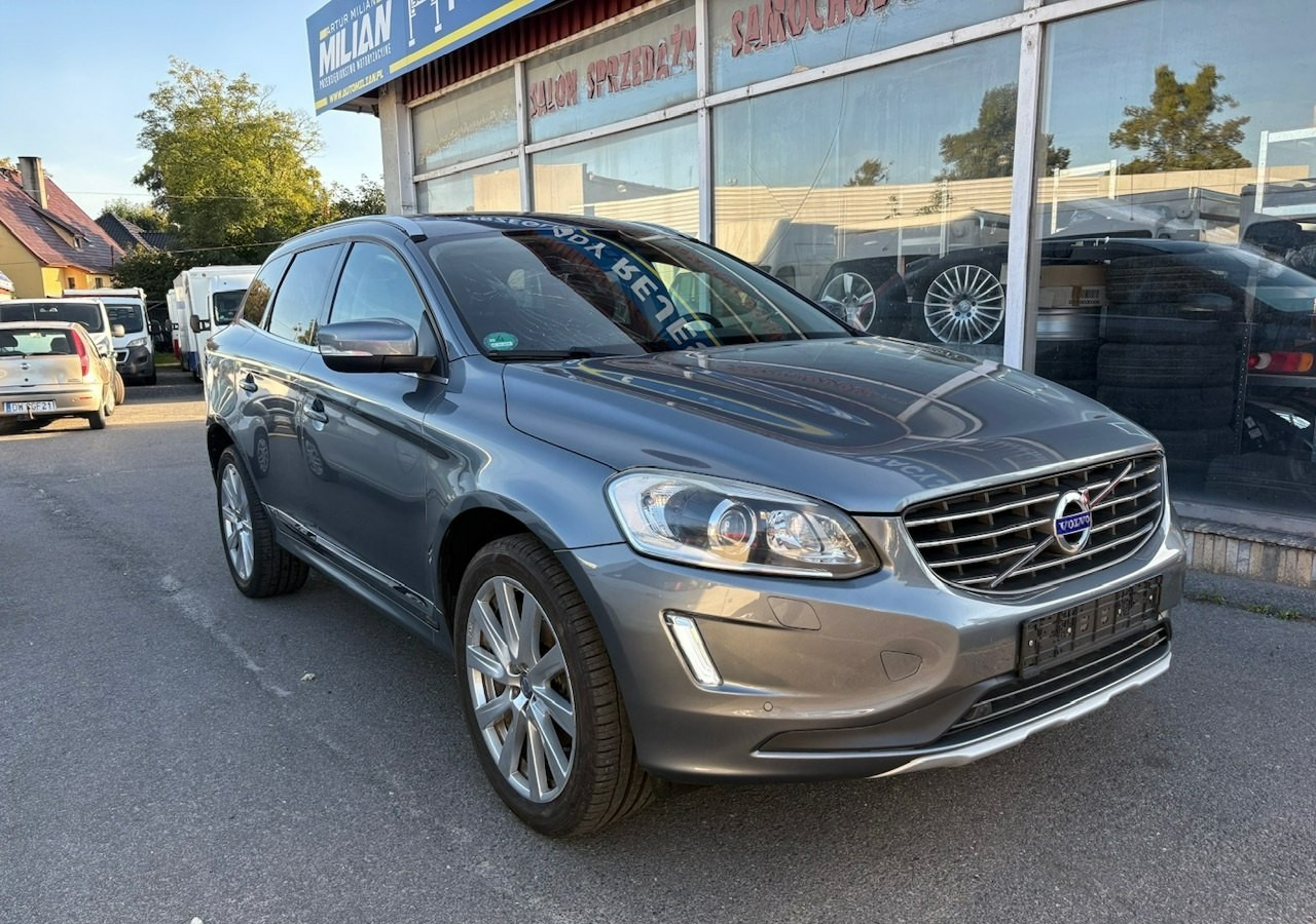 Volvo XC60 I Volvo XC 60 2,4 D4 AWD 190KM Summum Navi Panorama Skóry Kamera 2017 - Visureigis: foto 1 Volvo XC60 I Volvo XC 60 2,4 D4 AWD 190KM Summum Navi Panorama Skóry Kamera 2017 - Visureigis: foto 1
