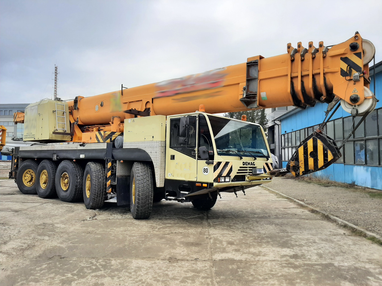 TEREX DEMAG AC100 - Šiurkštaus reljefo kranas: foto 1 TEREX DEMAG AC100 - Šiurkštaus reljefo kranas: foto 1