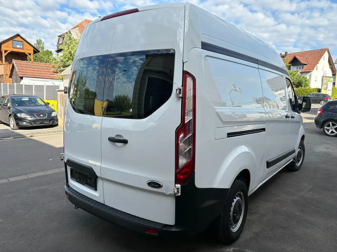 Ford Transit Custom 300 L2 H2 Motorschaden - Krovininis mikroautobusas: foto 4 Ford Transit Custom 300 L2 H2 Motorschaden - Krovininis mikroautobusas: foto 4