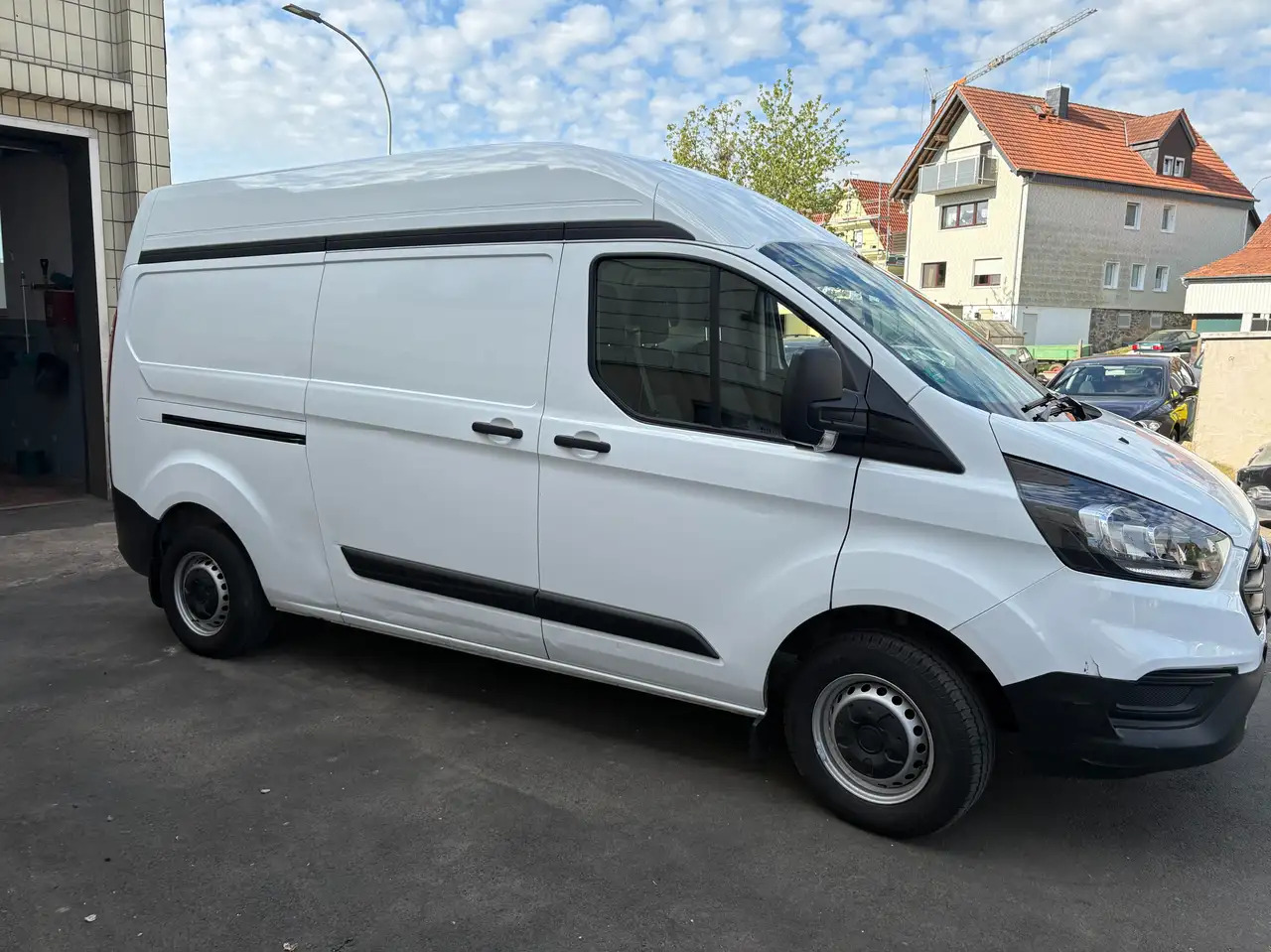 Ford Transit Custom 300 L2 H2 Motorschaden - Krovininis mikroautobusas: foto 3 Ford Transit Custom 300 L2 H2 Motorschaden - Krovininis mikroautobusas: foto 3