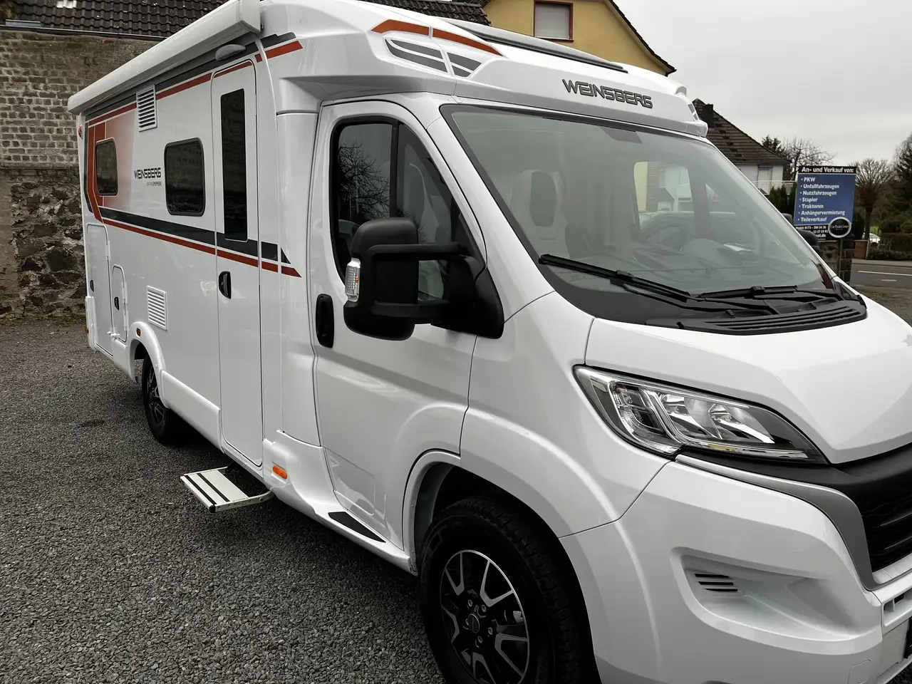 Weinsberg CaraCompact 600 MEG Pepper Mietwagen Verfügbar - Pusiau integruotas kemperis: foto 1 Weinsberg CaraCompact 600 MEG Pepper Mietwagen Verfügbar - Pusiau integruotas kemperis: foto 1
