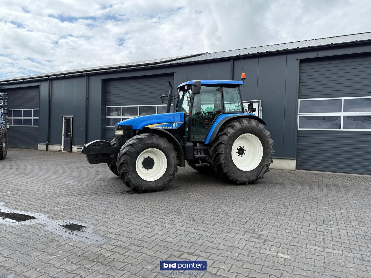 New Holland TM 140 - Traktorius: foto 2 New Holland TM 140 - Traktorius: foto 2