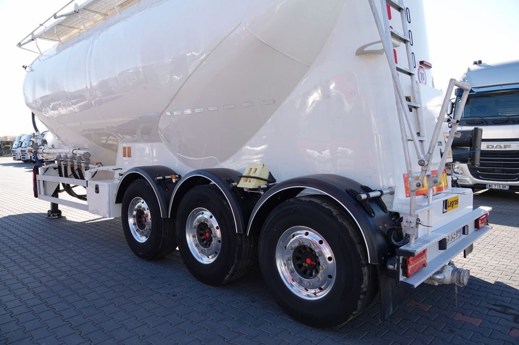 Legras CEMENTONACZEPA / 3 KOMORY / 38 000 L / SILOS Legras CEMENTONACZEPA / 3 KOMORY / 38 000 L / SILOS - Silo cisterna: foto 3 Legras CEMENTONACZEPA / 3 KOMORY / 38 000 L / SILOS Legras CEMENTONACZEPA / 3 KOMORY / 38 000 L / SILOS - Silo cisterna: foto 3