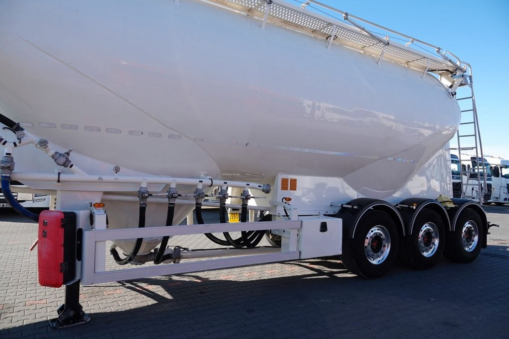 Legras CEMENTONACZEPA / 3 KOMORY / 38 000 L / SILOS Legras CEMENTONACZEPA / 3 KOMORY / 38 000 L / SILOS - Silo cisterna: foto 2 Legras CEMENTONACZEPA / 3 KOMORY / 38 000 L / SILOS Legras CEMENTONACZEPA / 3 KOMORY / 38 000 L / SILOS - Silo cisterna: foto 2