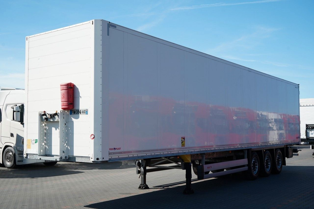 Schmitz Cargobull KONTENER KOFFER / DOPPELSTOCK / 2 OŚ PODNOSZONA - Refrižeratorius puspriekabė: foto 2 Schmitz Cargobull KONTENER KOFFER / DOPPELSTOCK / 2 OŚ PODNOSZONA - Refrižeratorius puspriekabė: foto 2