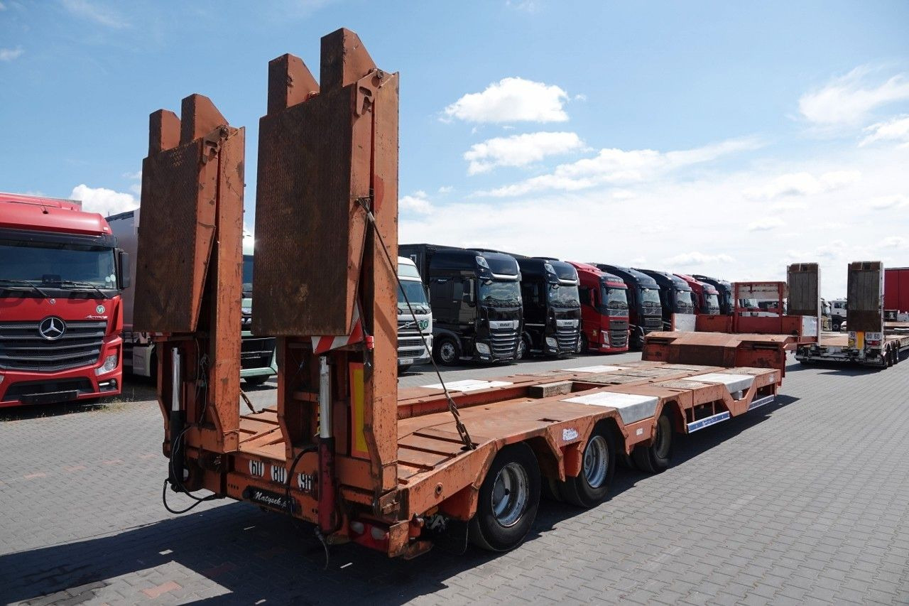 TRAX / NACZEPA LAWETA / NISKOPODWOZIE / NAJAZDY - Žemo profilio platforma puspriekabė: foto 4 TRAX / NACZEPA LAWETA / NISKOPODWOZIE / NAJAZDY - Žemo profilio platforma puspriekabė: foto 4
