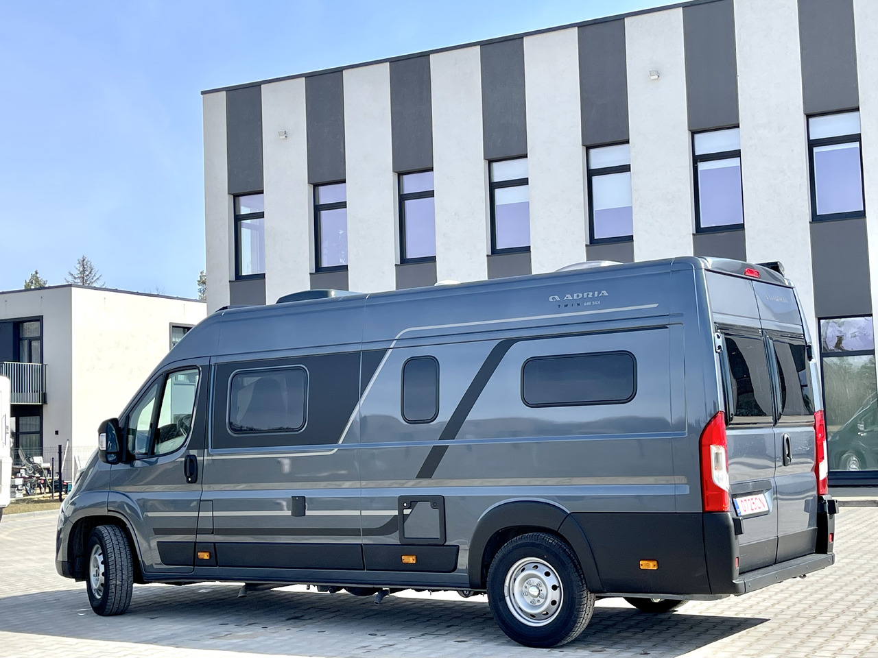 ADRIA TWIN 640 SGX - Mikroautobusas kemperis: foto 3 ADRIA TWIN 640 SGX - Mikroautobusas kemperis: foto 3