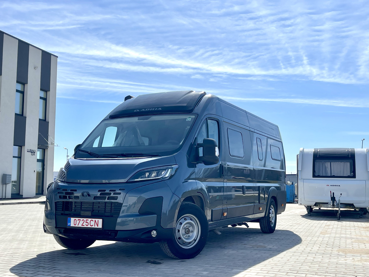 ADRIA TWIN 640 SGX - Mikroautobusas kemperis: foto 2 ADRIA TWIN 640 SGX - Mikroautobusas kemperis: foto 2