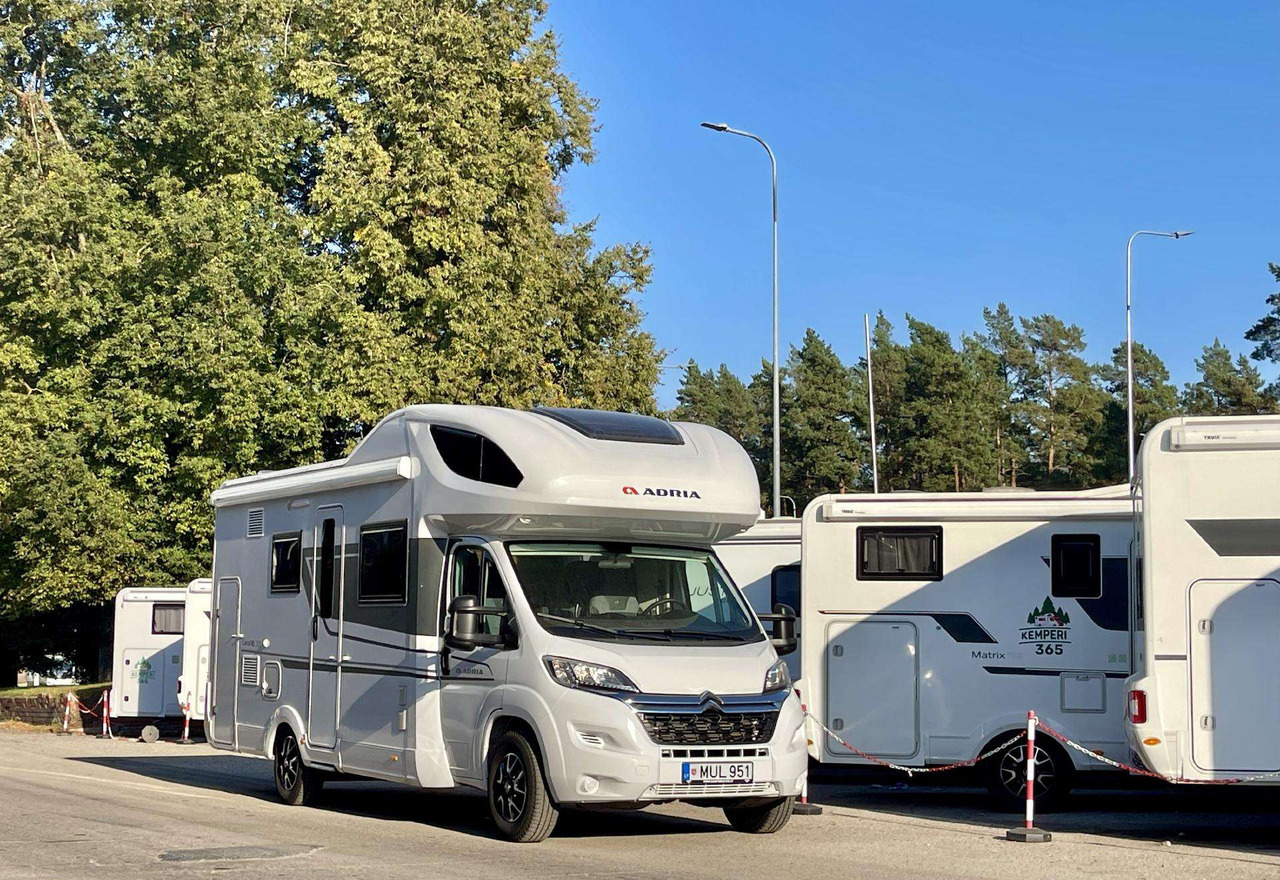 Adria Coral XL 650DK - Alkovenas: foto 1 Adria Coral XL 650DK - Alkovenas: foto 1