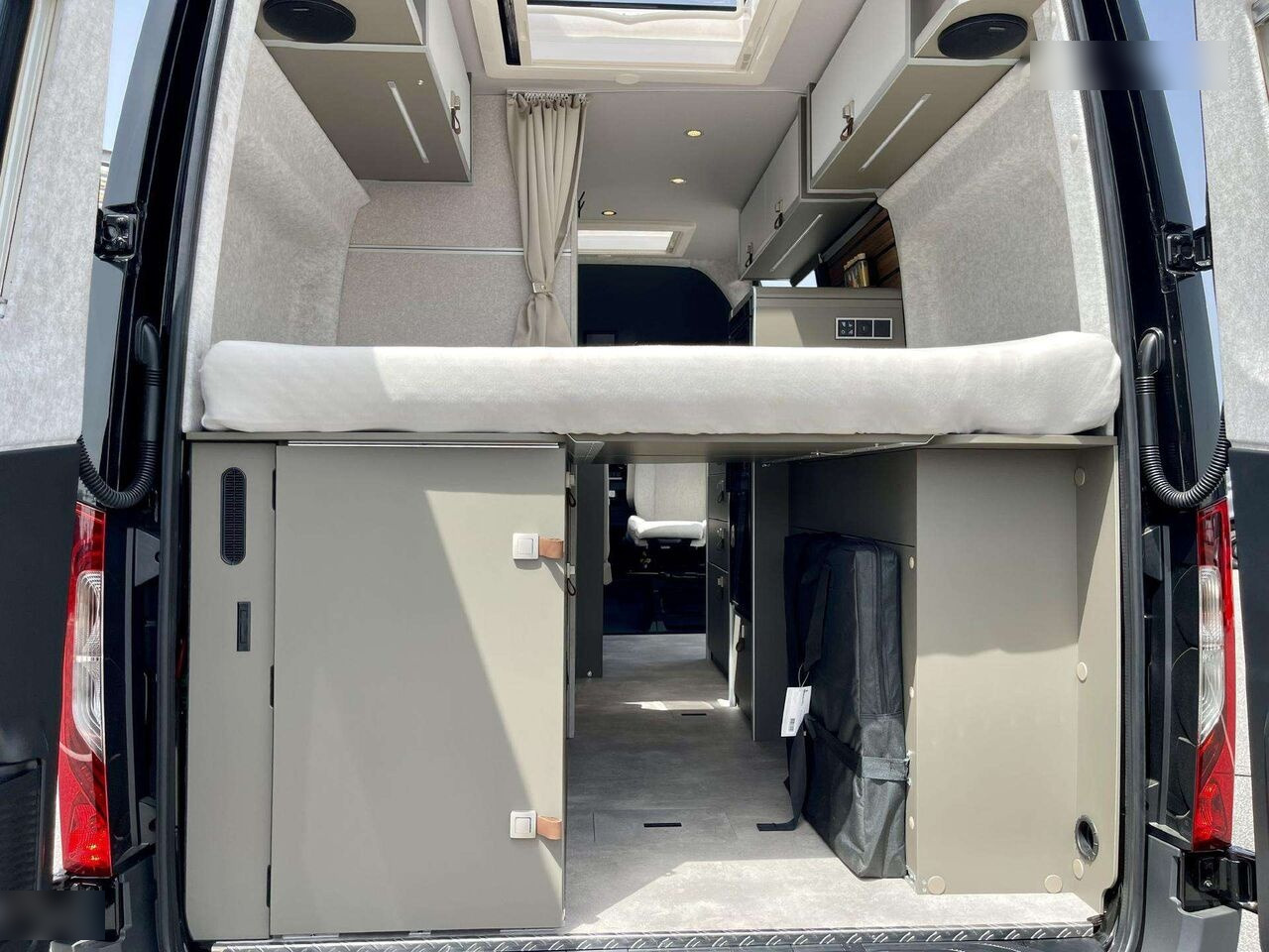 Hymer Grand Canyon S 4x4 - Mikroautobusas kemperis: foto 4 Hymer Grand Canyon S 4x4 - Mikroautobusas kemperis: foto 4
