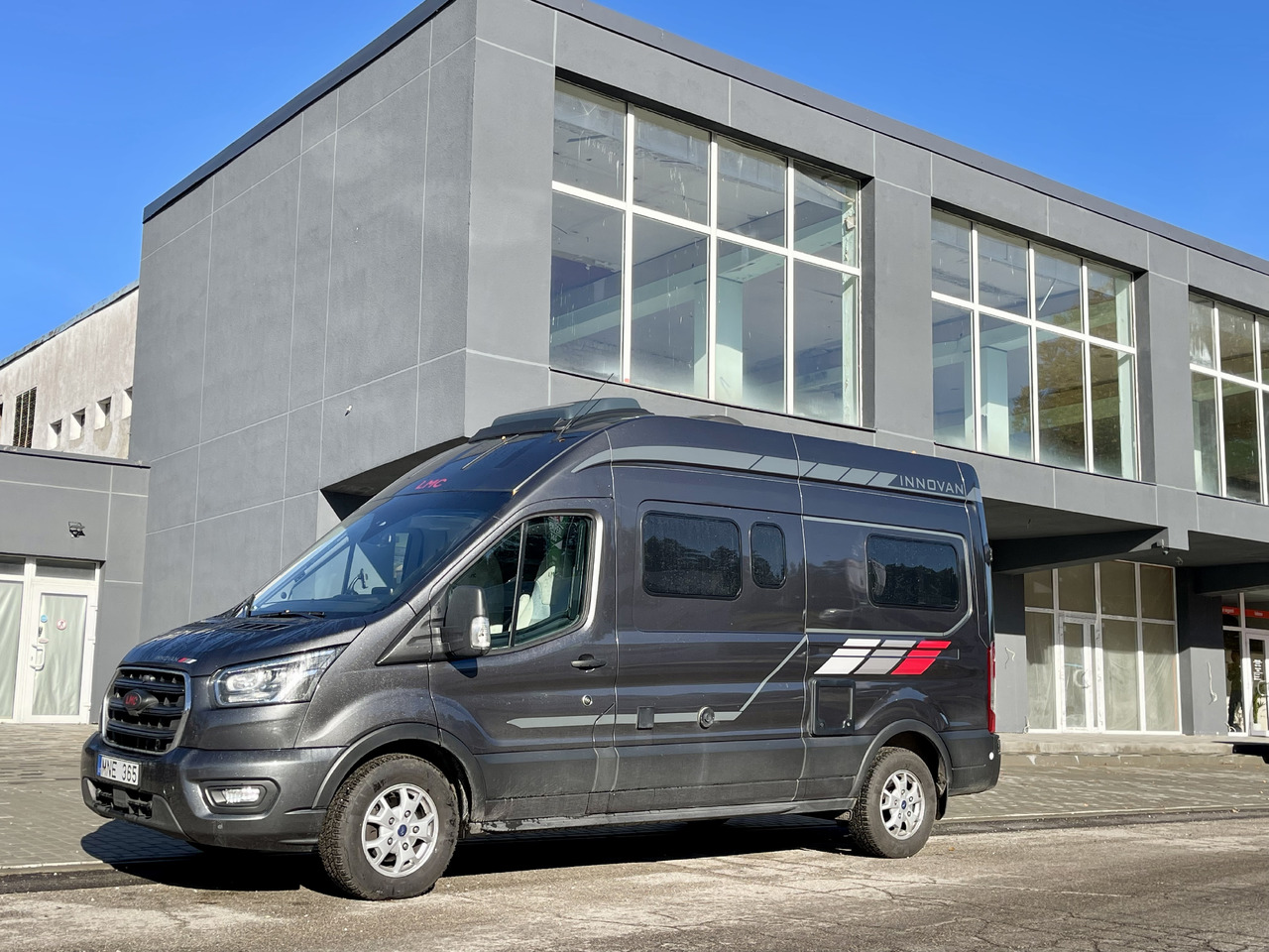 LCM Innovan 590 - Mikroautobusas kemperis: foto 3 LCM Innovan 590 - Mikroautobusas kemperis: foto 3