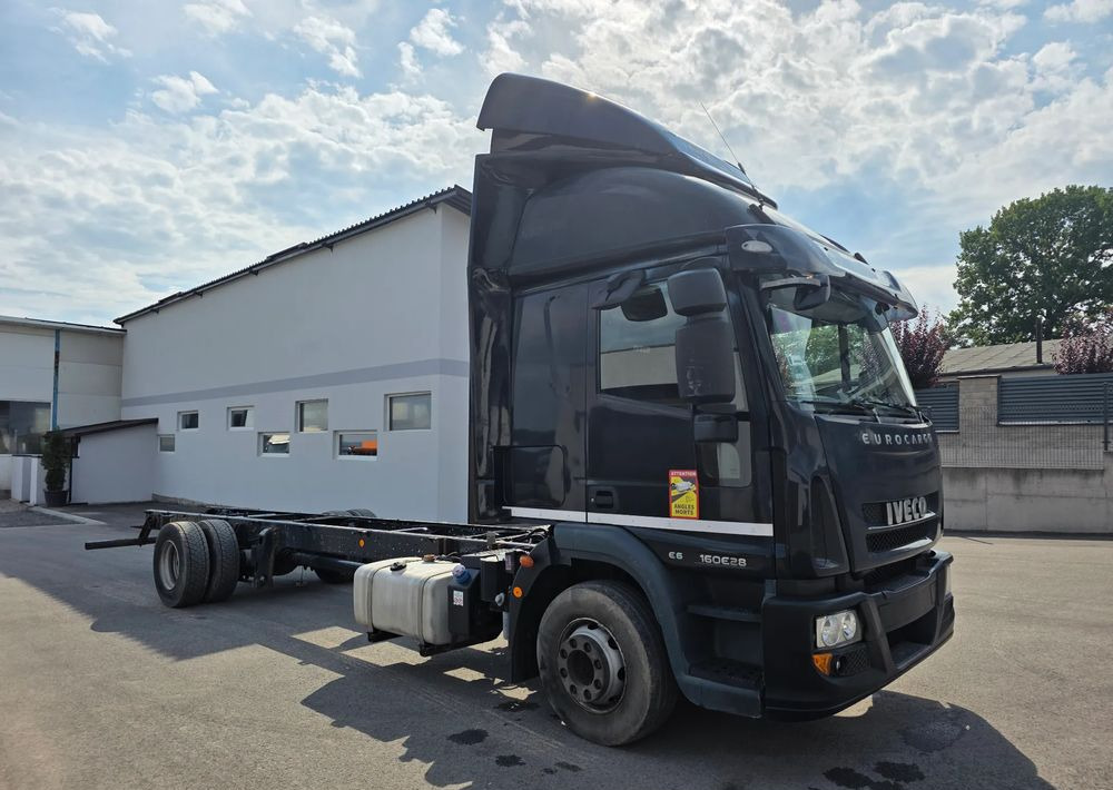 Iveco EUROCARGO 160E28 RAMA DO ZABUDOWY/ LAWETA / MANUAL / - Tentinis sunkvežimis: foto 3 Iveco EUROCARGO 160E28 RAMA DO ZABUDOWY/ LAWETA / MANUAL / - Tentinis sunkvežimis: foto 3