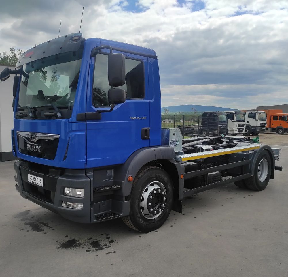 MAN TGM 18.340 urządzenie hakowe AXOR - Kita technika: foto 2 MAN TGM 18.340 urządzenie hakowe AXOR - Kita technika: foto 2