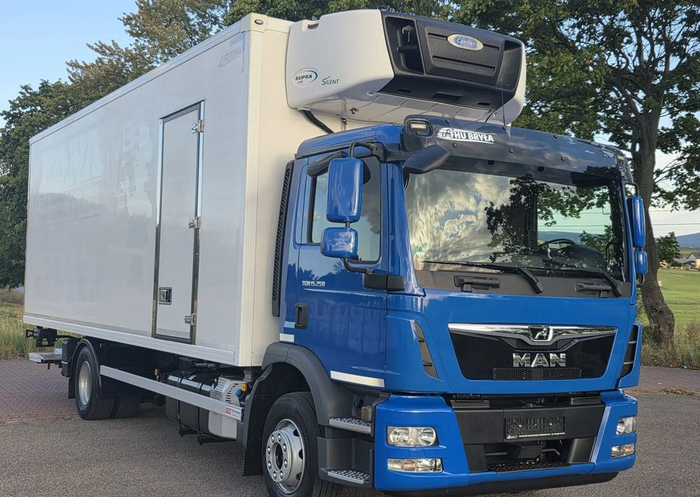 MAN TGM 15.250 / CHŁODNIA / WINDA / 2018 ROK / 230 TYŚ KM / AUTOMAT / SPROWADZONY / E6 / 18 EUROPALET/ - Refrižeratorius sunkvežimis: foto 2 MAN TGM 15.250 / CHŁODNIA / WINDA / 2018 ROK / 230 TYŚ KM / AUTOMAT / SPROWADZONY / E6 / 18 EUROPALET/ - Refrižeratorius sunkvežimis: foto 2