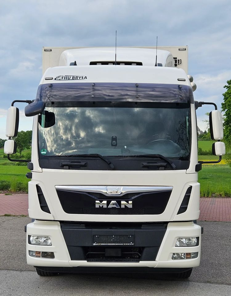 MAN TGM 15.290/IZOTERMA/WINDA/CHŁODNIA/KONTENER/17PALET/E6/OGRZEWANA IZOTERMA/SPROWADZONY/AUTOMAT/SYPIALKA/PIERWSZY WŁAŚCICIEL - Refrižeratorius sunkvežimis: foto 5 MAN TGM 15.290/IZOTERMA/WINDA/CHŁODNIA/KONTENER/17PALET/E6/OGRZEWANA IZOTERMA/SPROWADZONY/AUTOMAT/SYPIALKA/PIERWSZY WŁAŚCICIEL - Refrižeratorius sunkvežimis: foto 5
